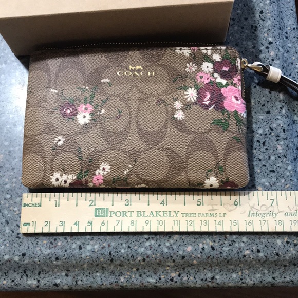 Coach wristlet wallet new! - Picture 3 of 3